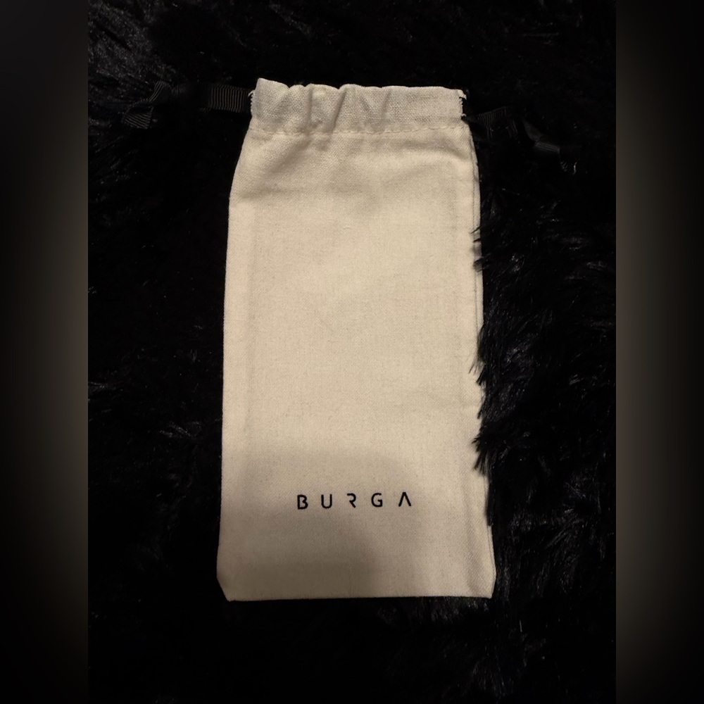 Burga floral phone case for iPhone 17 Pro brand new - Picture 3 of 3